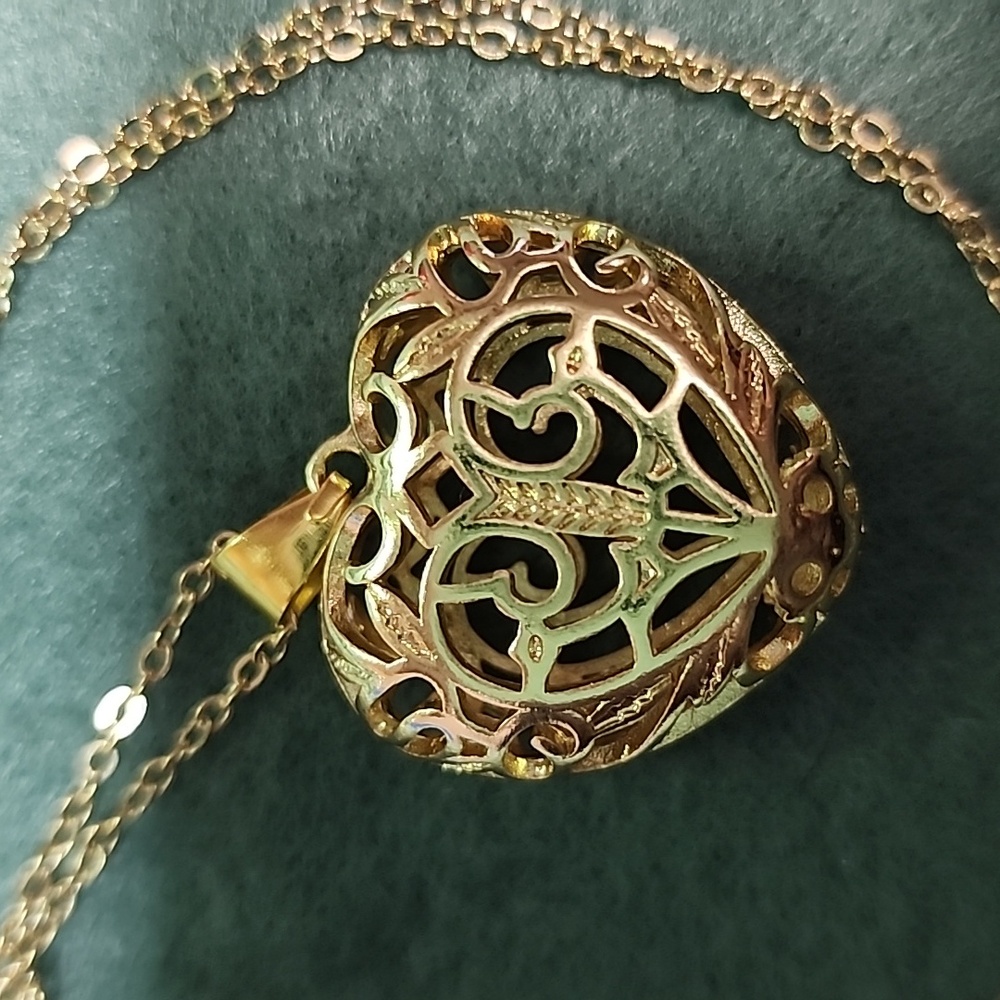 3D Hollow Heart π Necklace - Picture 6 of 6